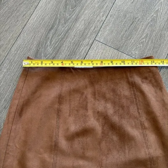Aritzia Babaton Hopper Skirt