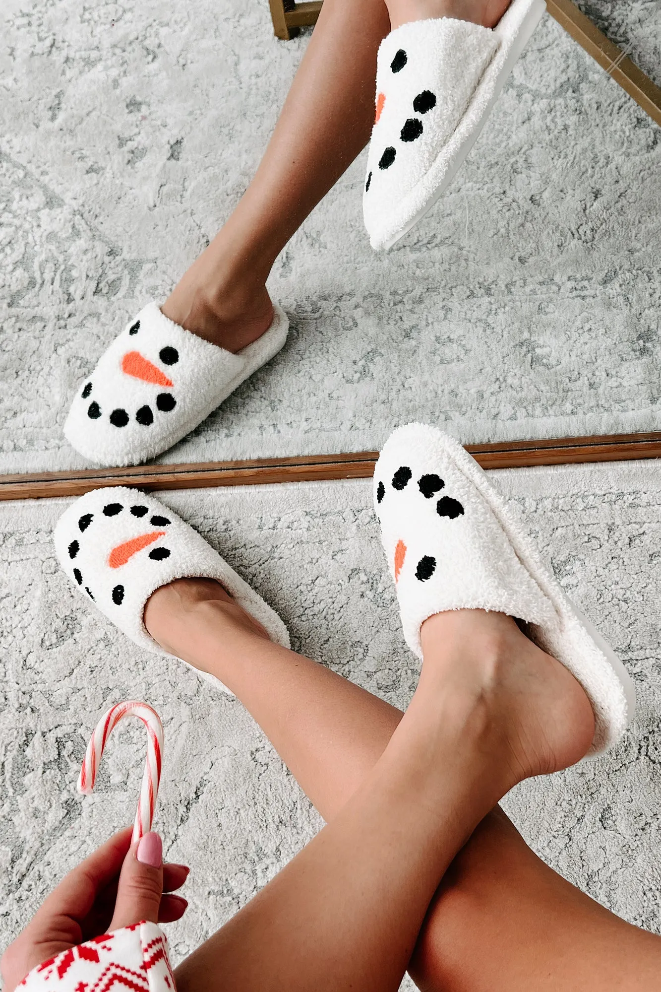Carrot Nose Cutie Fuzzy Snowman Slippers (White/Snowman)