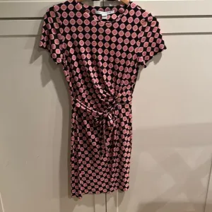 Diane Von Furstenberg Zoe Dress - size 8Perfect conditon