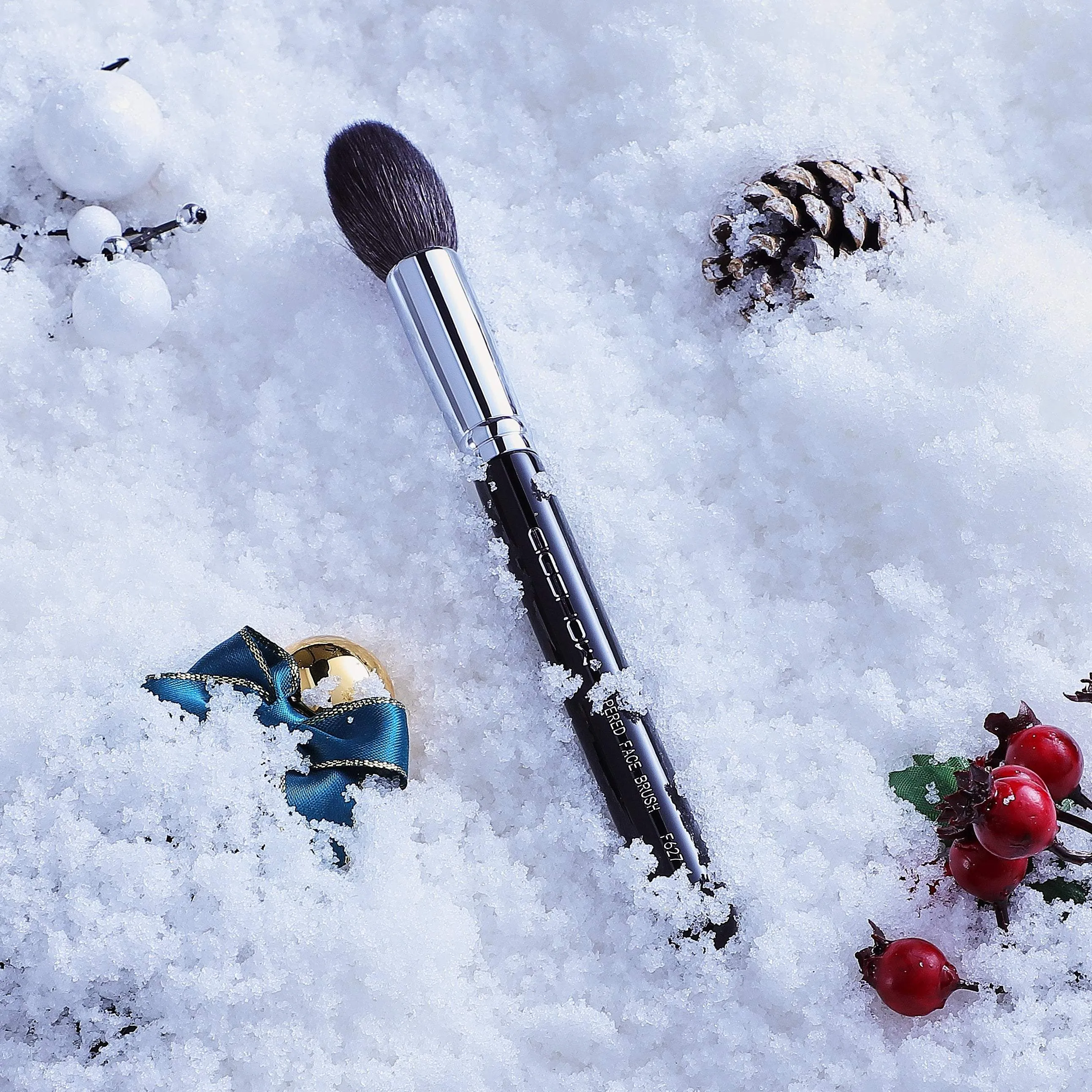 F627 - TAPERED FACE BRUSH
