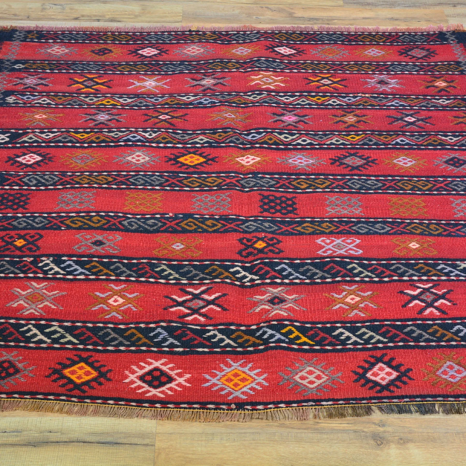Hand-Woven Flat-weave Turkish Tribal Kilim Wool Rug (Size 4.0 X 4.0) Cwral-7719