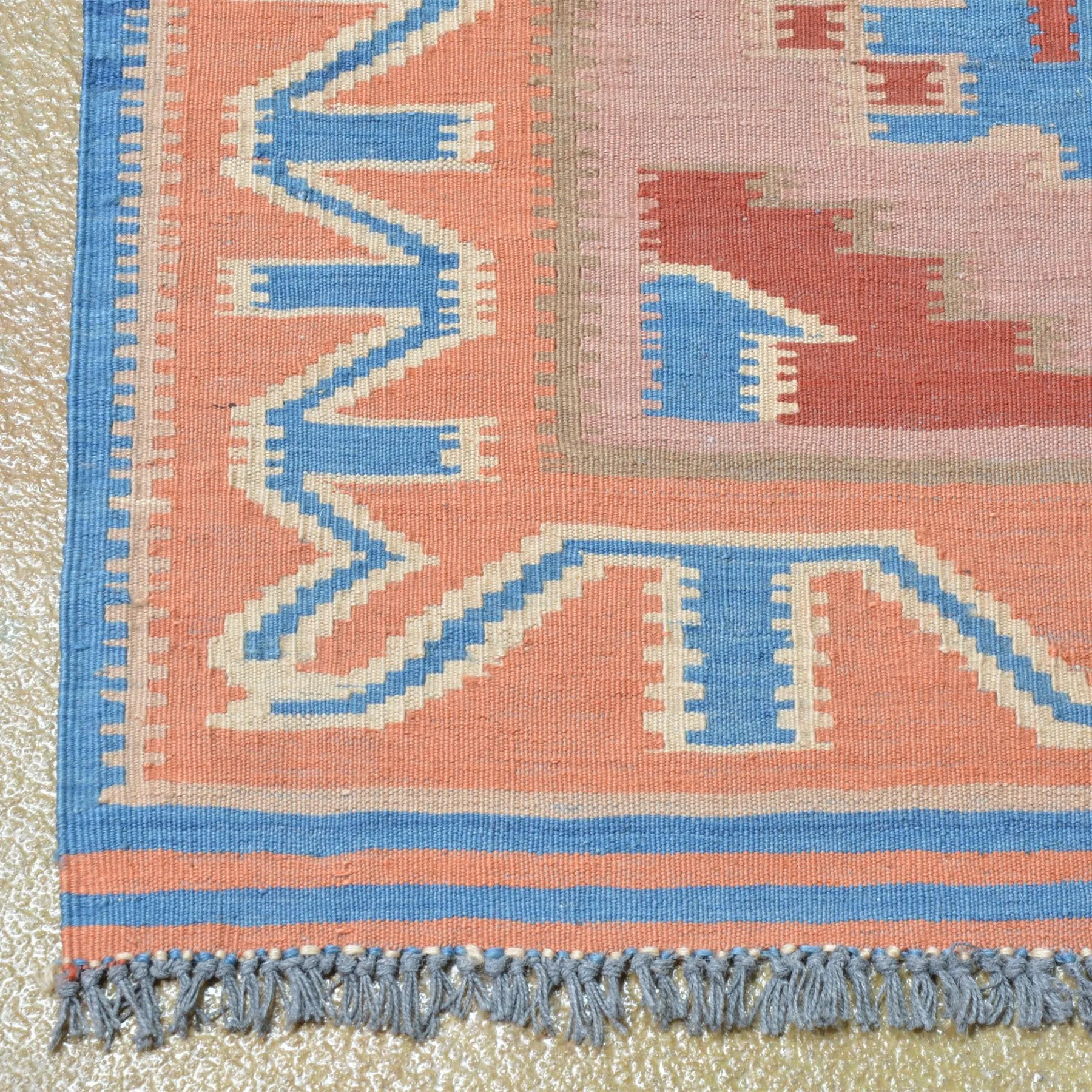 Hand-Woven Geometric Design Wool Reversible Kilim Rug (Size 5.8 X 6.8) Brrsf-6102