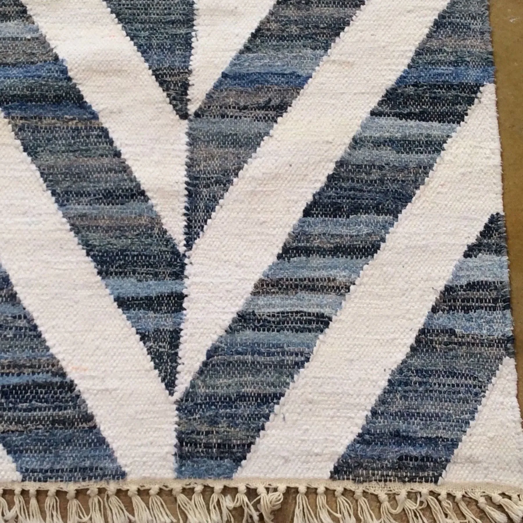 Hand-Woven Reversible Modern Contemporarty Kilim Rug (Size 5.0 X 7.0) Brrsf-1359