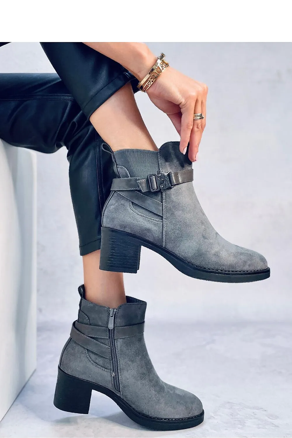 Heel boots