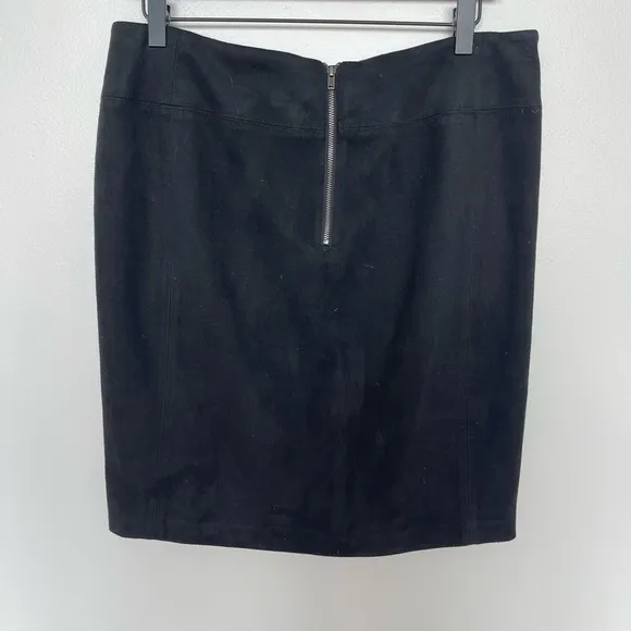 J. McLaughlin Suede Skirt Zipper Back Black