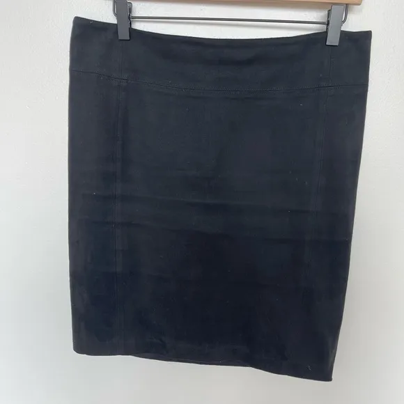 J. McLaughlin Suede Skirt Zipper Back Black