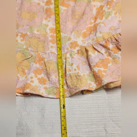 KARLIE NWOT BEAUTIFUL FLORAL  RUFFLE  DREES SIZE L