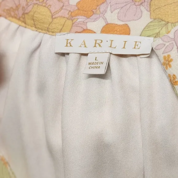 KARLIE NWOT BEAUTIFUL FLORAL  RUFFLE  DREES SIZE L