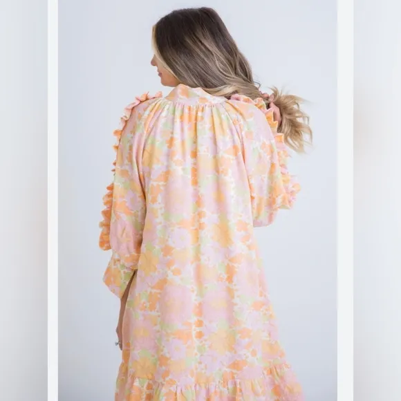 KARLIE NWOT BEAUTIFUL FLORAL  RUFFLE  DREES SIZE L
