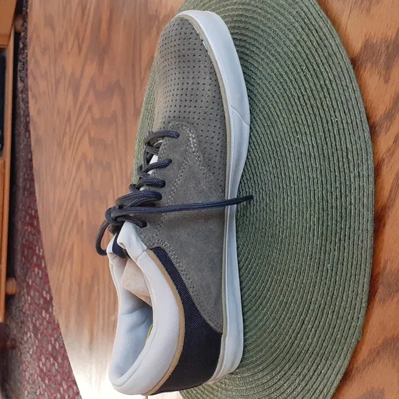 Keen Olive Green Suede Streetwear Lace Up Comfort Stretch Sneaker Size 9