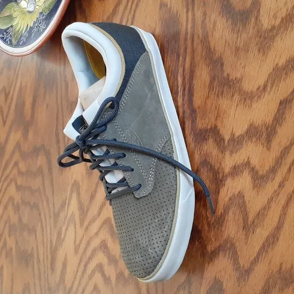 Keen Olive Green Suede Streetwear Lace Up Comfort Stretch Sneaker Size 9