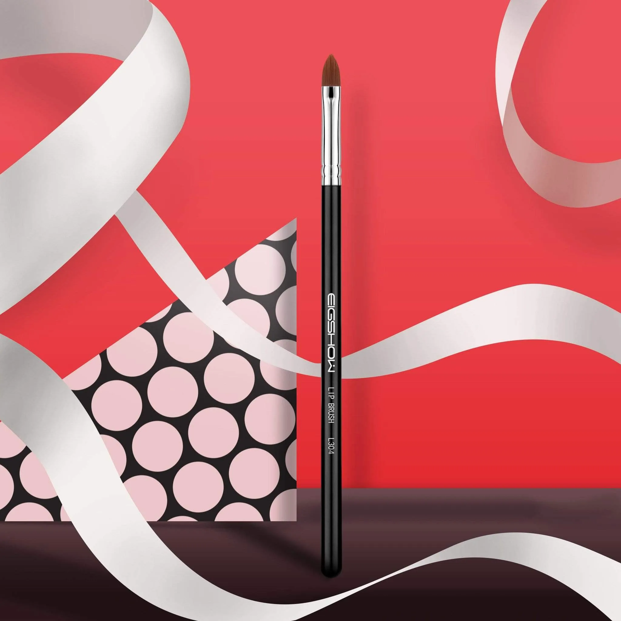 L304 - LIP BRUSH