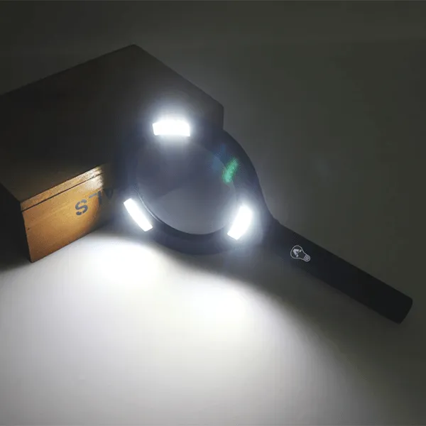 Magnifying Glass With LED Light