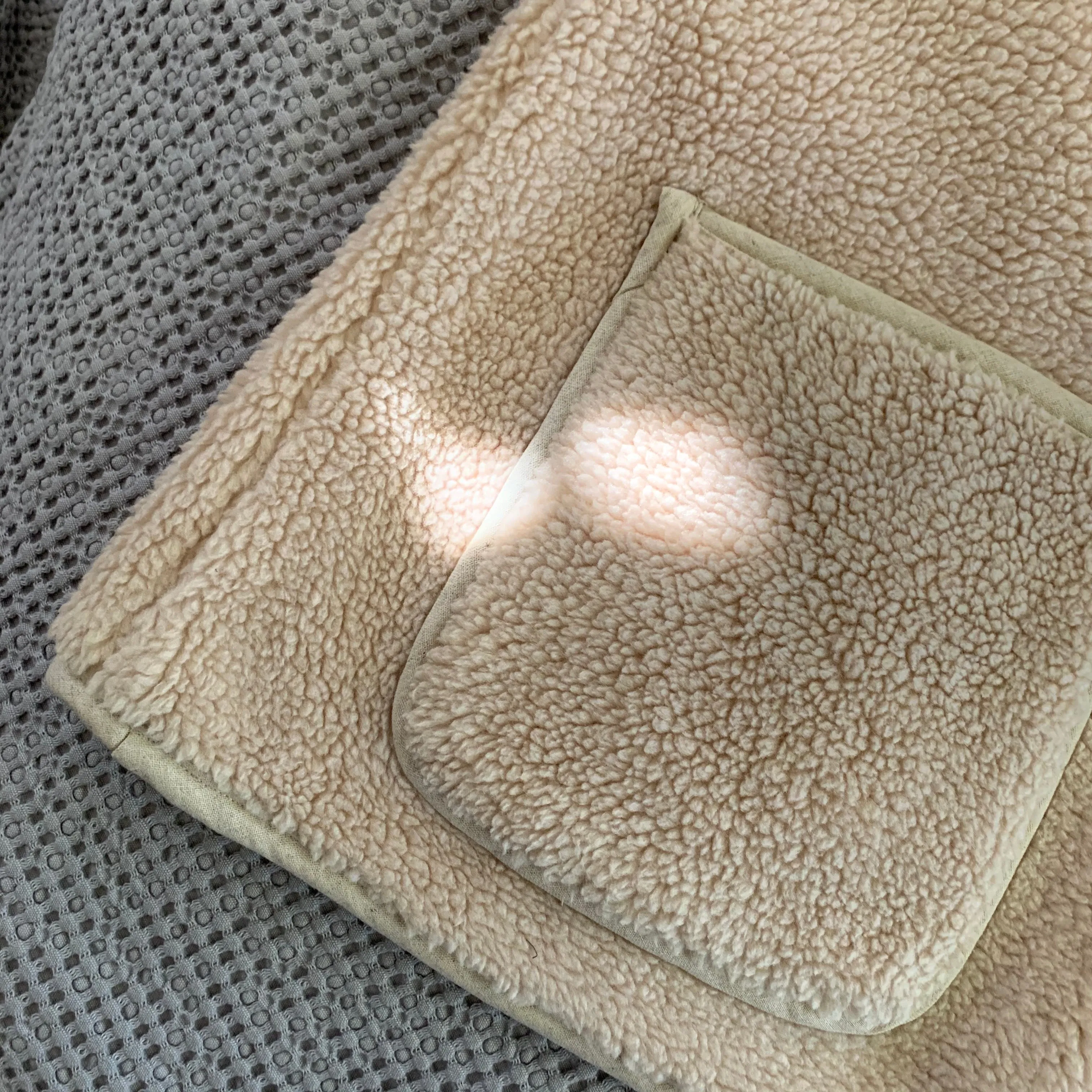 November Vest 2022 Creamy Oat