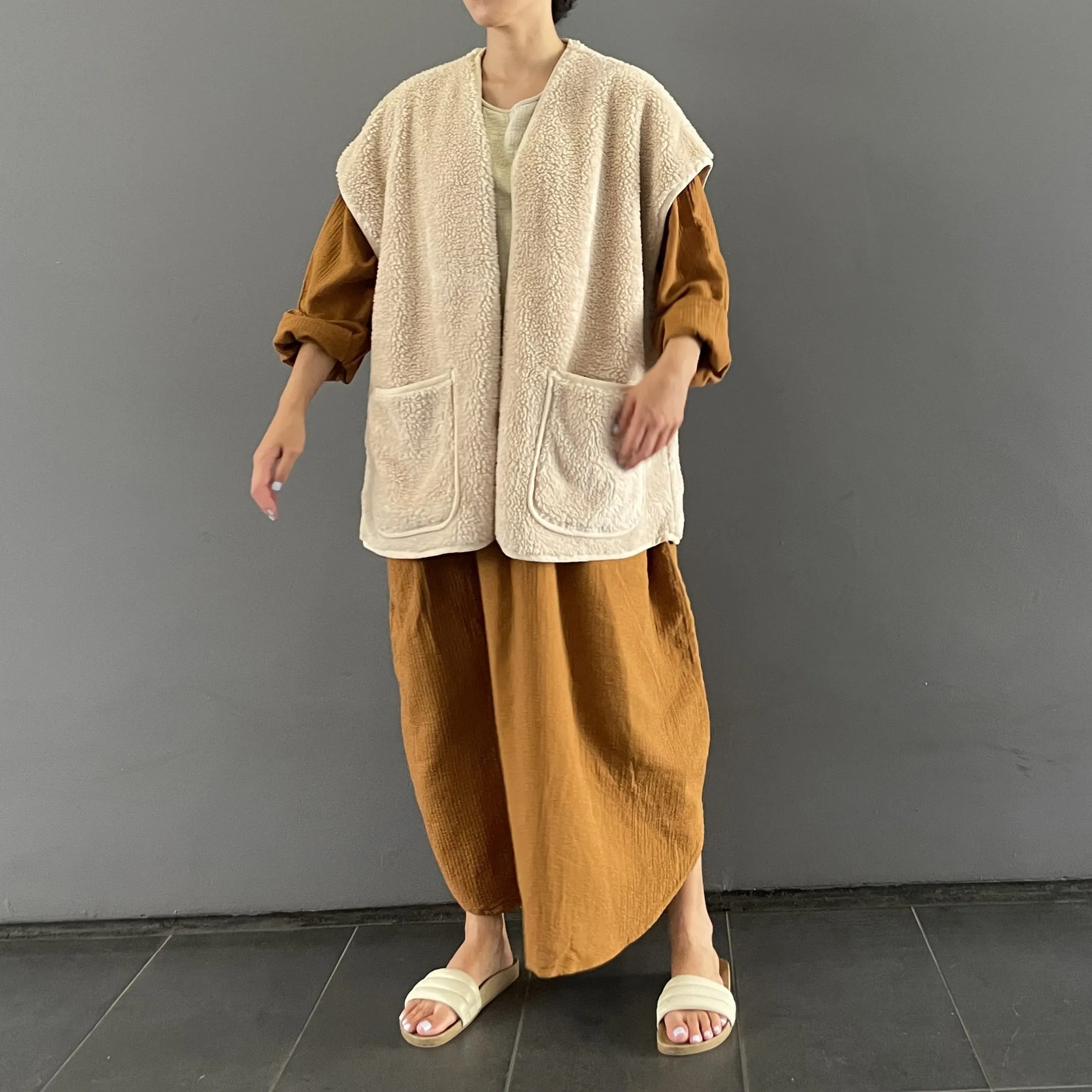 November Vest 2022 Creamy Oat