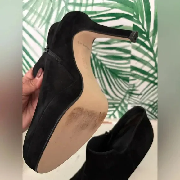 Paul GreenWomen's Suave Notched High HeelBooties size 6