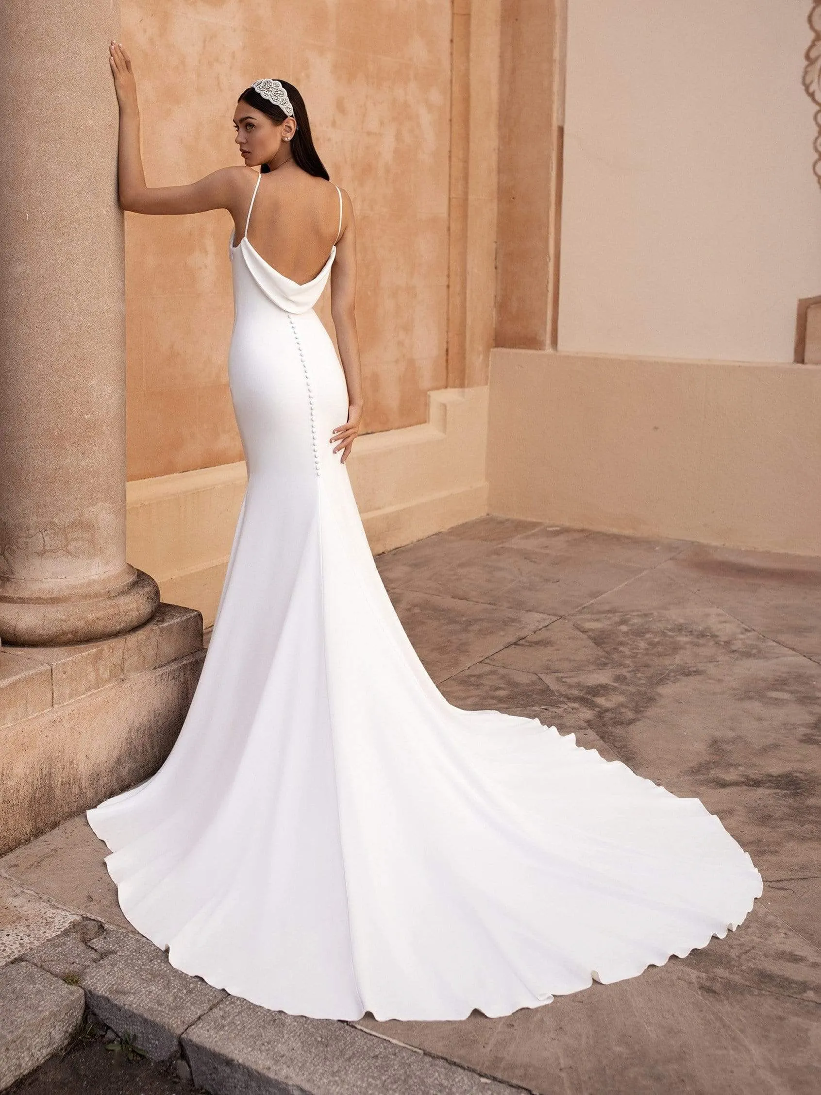 Pronovias: Antiope