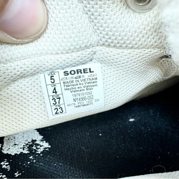 SOREL Girls - Out N About Suede Leather Boot In Quarry Gum Grey Size 5