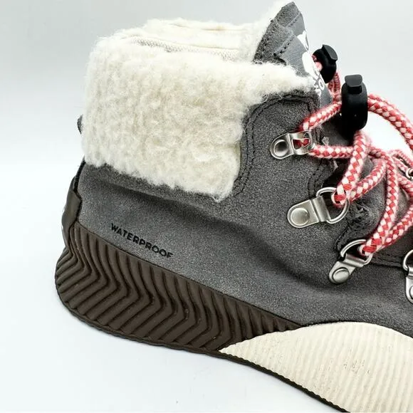 SOREL Girls - Out N About Suede Leather Boot In Quarry Gum Grey Size 5