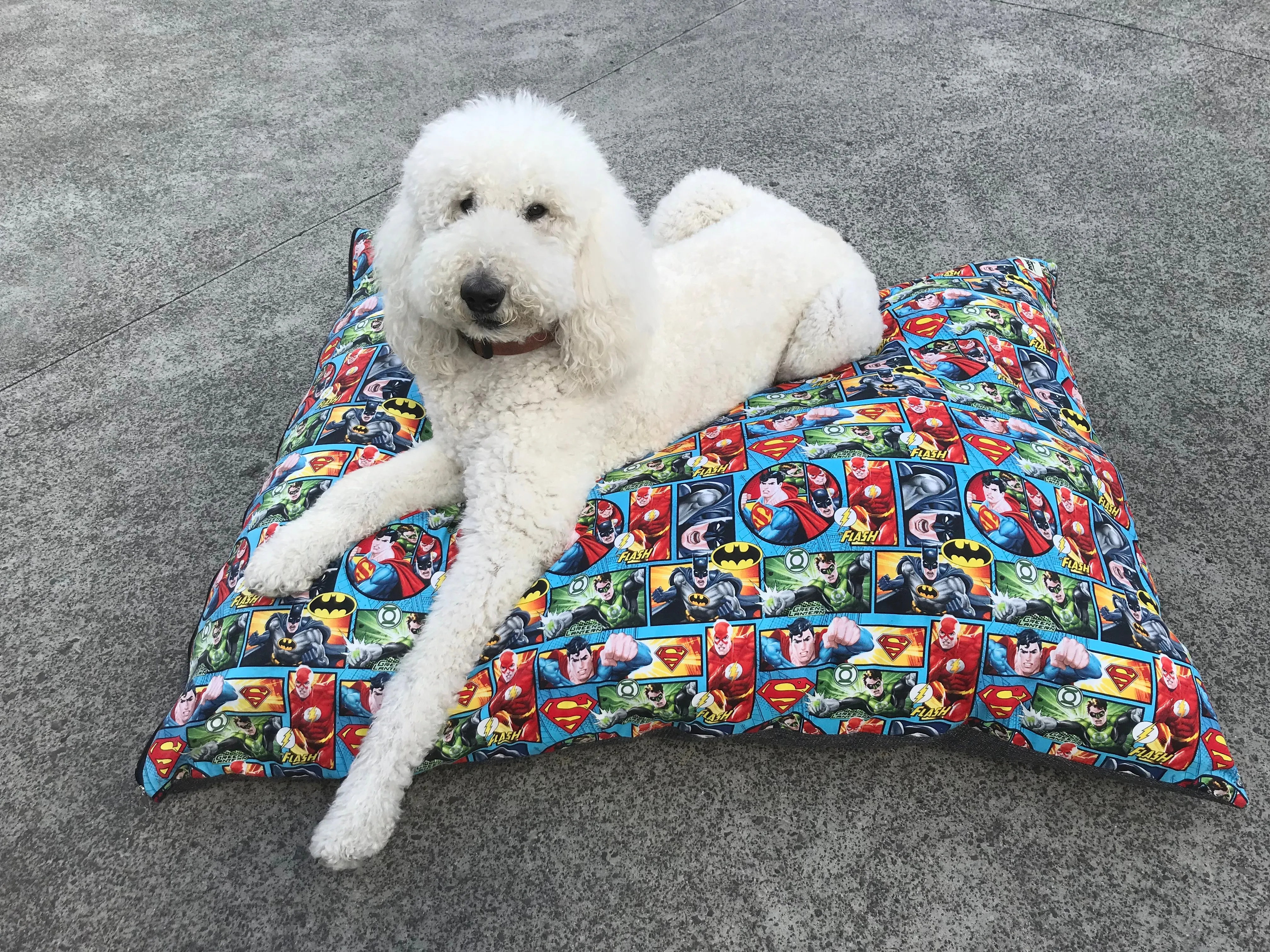 Stuff It cover only Superheroes DC Comics design washable fabric, recycled dog bed, kennel bed puppy mastiff Dane big large