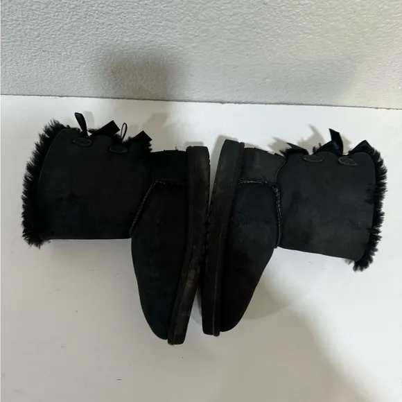 UGG Black Bailey Bow II Velvet Ribbon suede sheepskin boots size 2