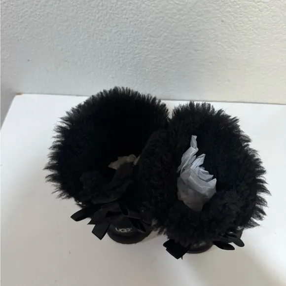 UGG Black Bailey Bow II Velvet Ribbon suede sheepskin boots size 2