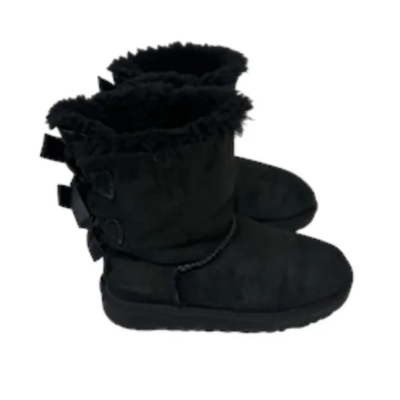 UGG Black Bailey Bow II Velvet Ribbon suede sheepskin boots size 2