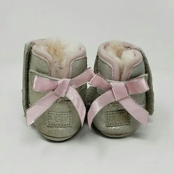🎀UGG Jesse Bow Metalic Bootie