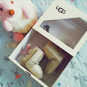 🎀UGG Jesse Bow Metalic Bootie