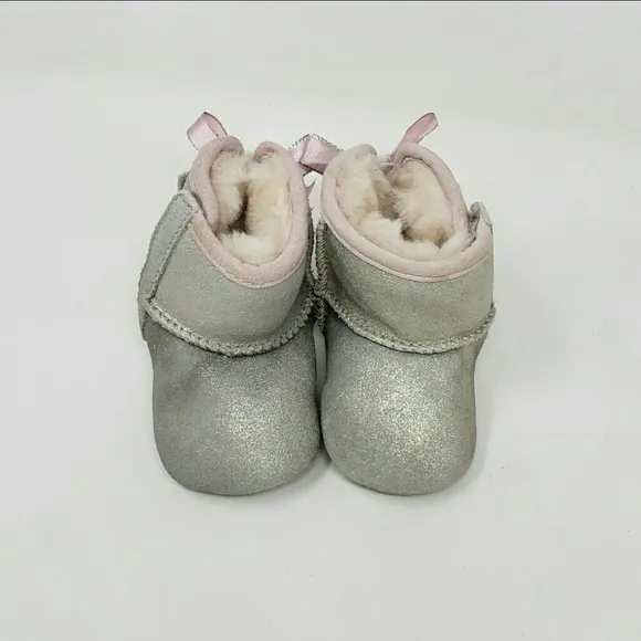 🎀UGG Jesse Bow Metalic Bootie