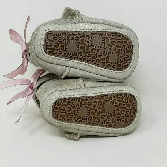 🎀UGG Jesse Bow Metalic Bootie
