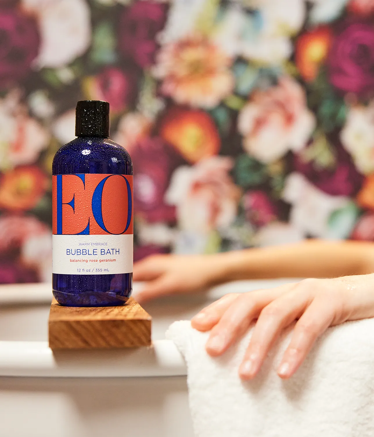 Warm Embrace Bubble Bath in Rose Geranium