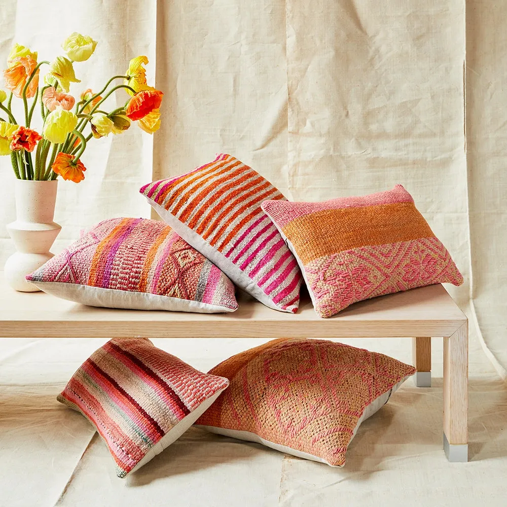 Woven Pillow 09