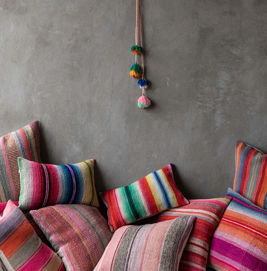 Woven Pillow 09
